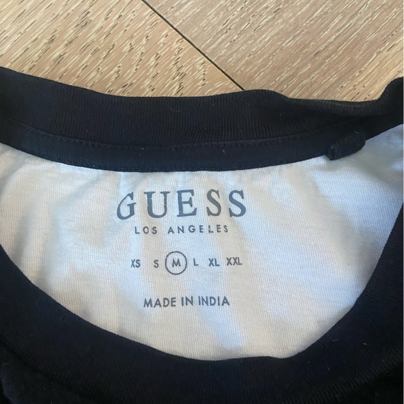Guess tee - Picture 2 of 2